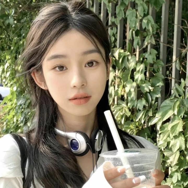 顶楼左边那栋房子